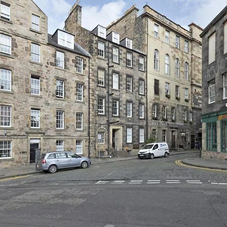 Joivy 3 Bed Flat In Old Town, Close To Grassmarket Edinburgh Exterior photo