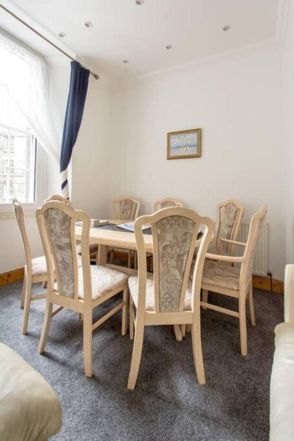 Joivy 3 Bed Flat In Old Town, Close To Grassmarket Edinburgh Exterior photo