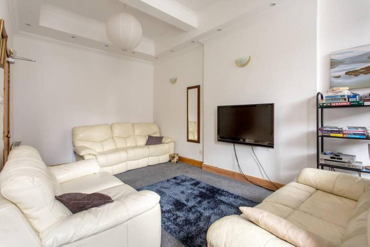 Joivy 3 Bed Flat In Old Town, Close To Grassmarket Edinburgh Exterior photo