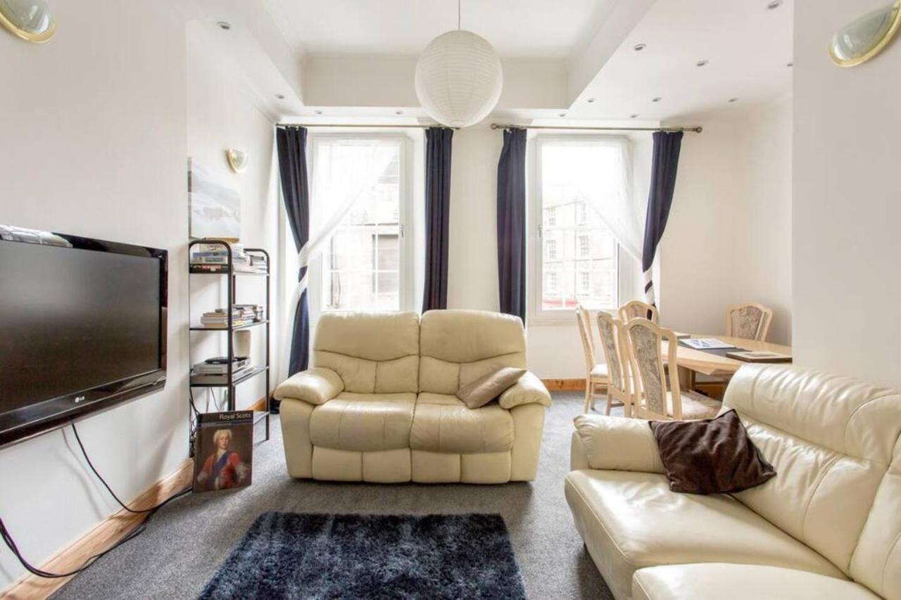 Joivy 3 Bed Flat In Old Town, Close To Grassmarket Edinburgh Exterior photo