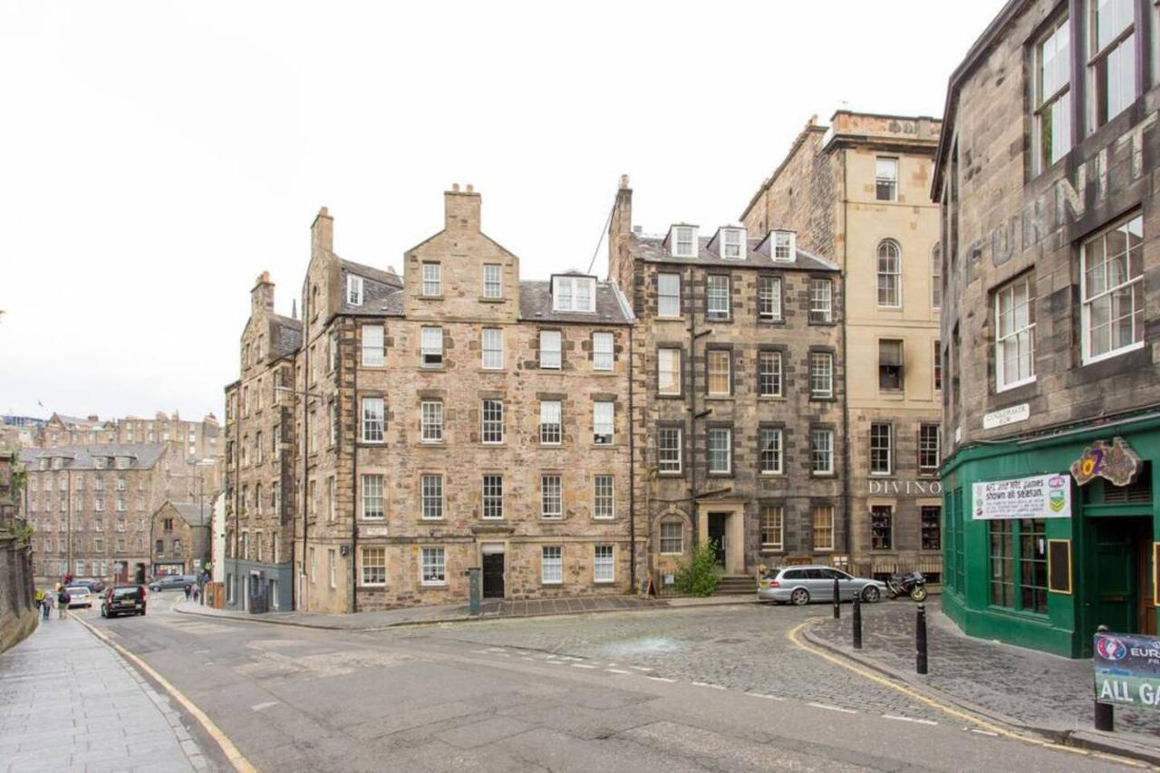 Joivy 3 Bed Flat In Old Town, Close To Grassmarket Edinburgh Exterior photo