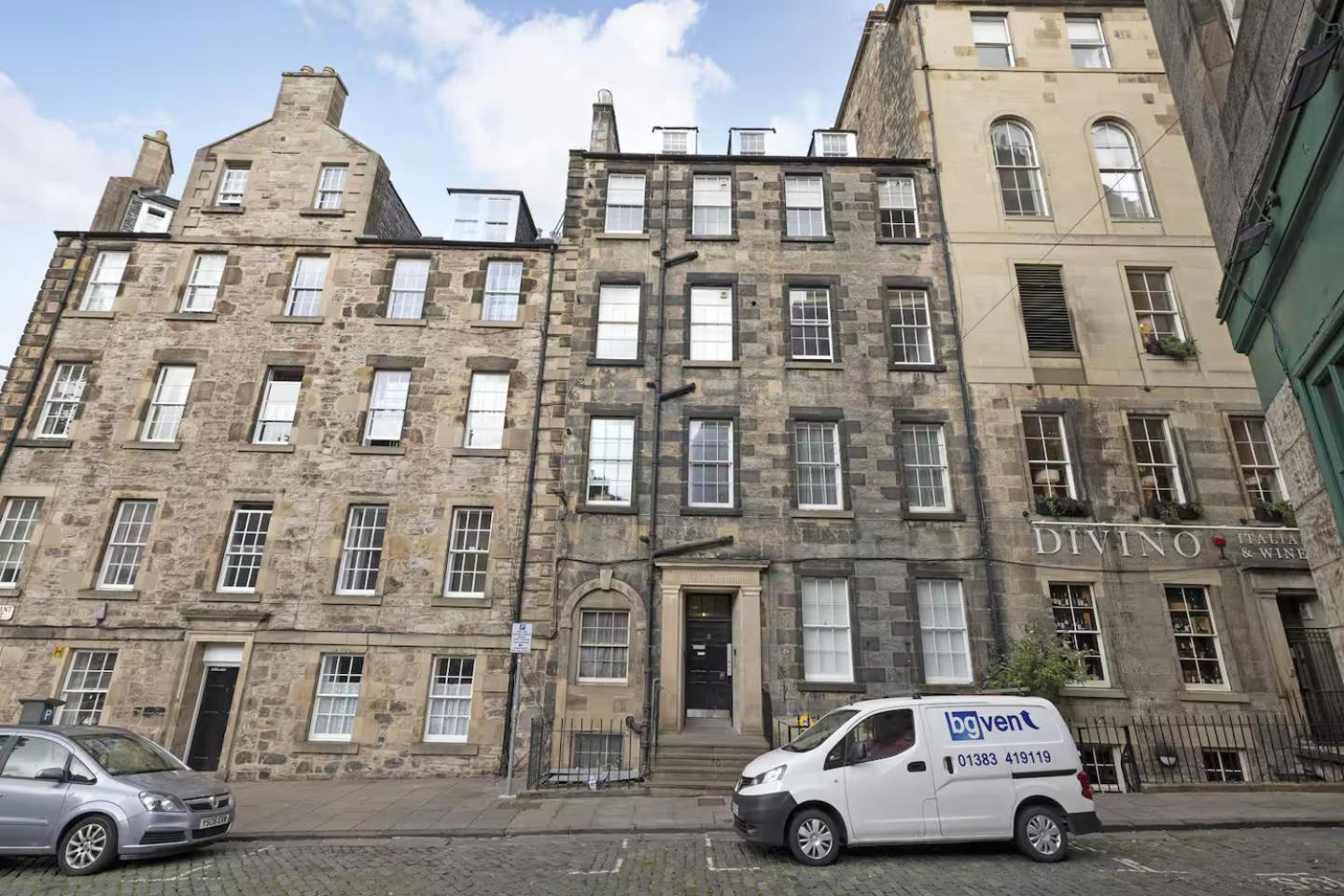 Joivy 3 Bed Flat In Old Town, Close To Grassmarket Edinburgh Exterior photo
