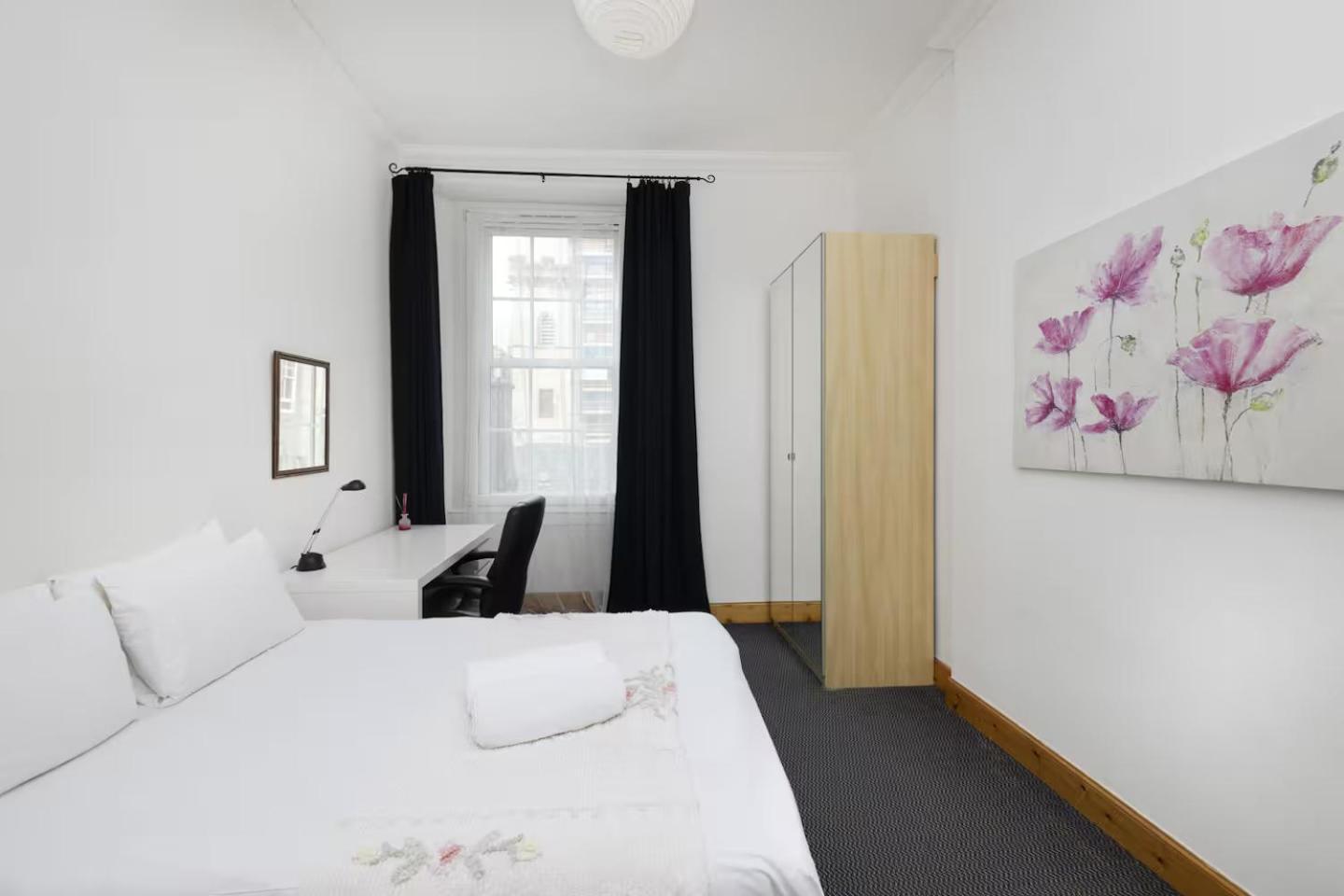 Joivy 3 Bed Flat In Old Town, Close To Grassmarket Edinburgh Exterior photo