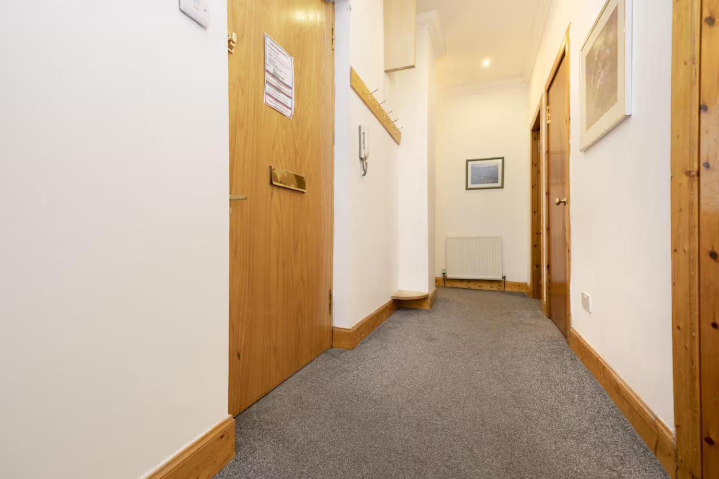 Joivy 3 Bed Flat In Old Town, Close To Grassmarket Edinburgh Exterior photo
