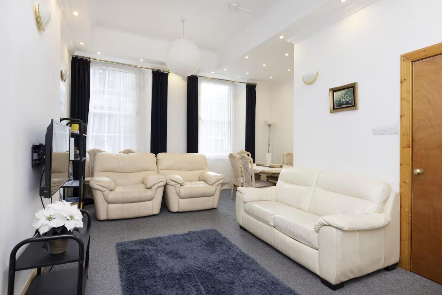 Joivy 3 Bed Flat In Old Town, Close To Grassmarket Edinburgh Exterior photo