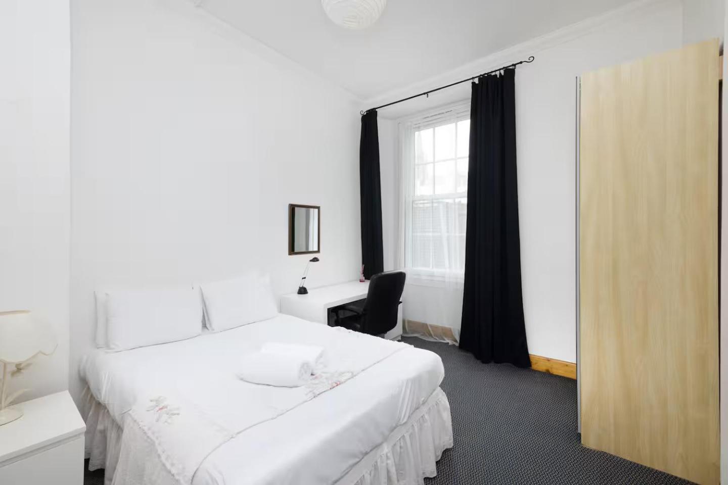 Joivy 3 Bed Flat In Old Town, Close To Grassmarket Edinburgh Exterior photo